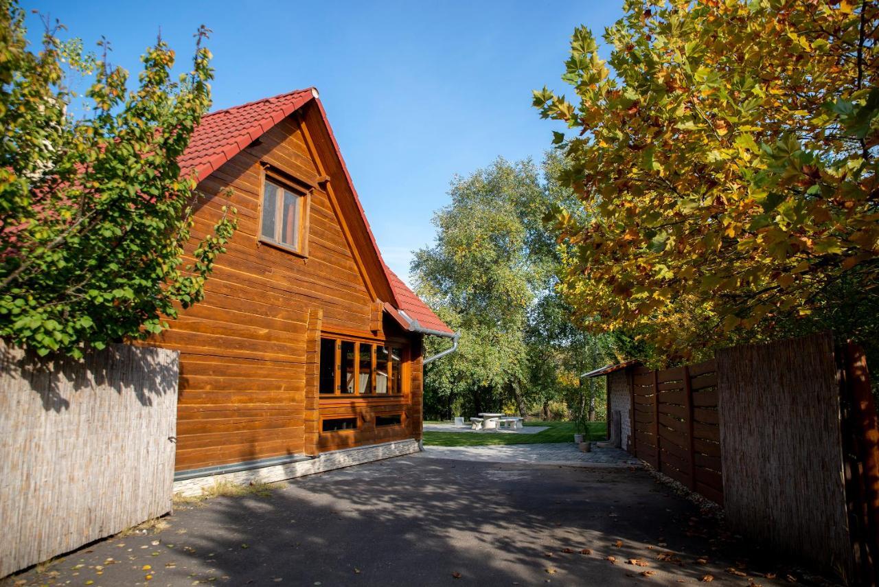 Nyaraló Körösparti Wellness Faház *